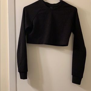 Black long sleeve crop top